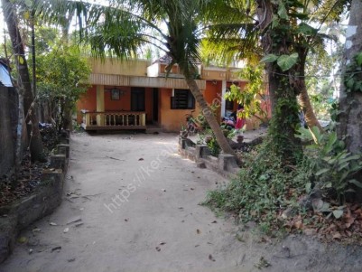 Residential Land with Old  House For Sale at Punnamada, Alappuzha