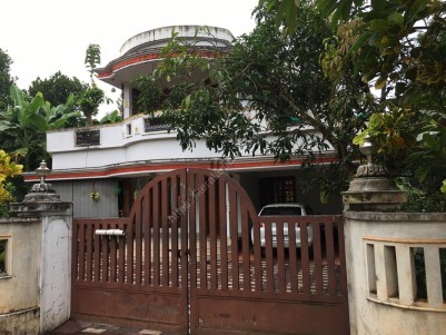 17 Cent land with 2000 sqft 4 BHK House for sale at Irinjalakuda, Thrissur 
