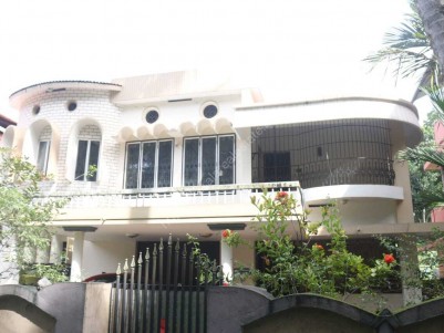 14 Cents with 5 BHK 3500 sqft House for sale at Makkamkunnu, Pathanamthitta